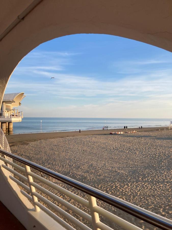 Beach Front Apartment Sabbiadoro 利尼亚诺萨比亚多罗 外观 照片
